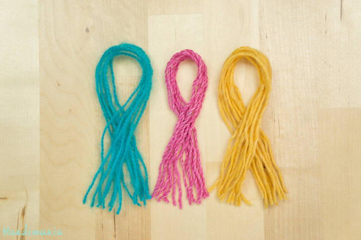 Mini-bonnets décoratifs en laine