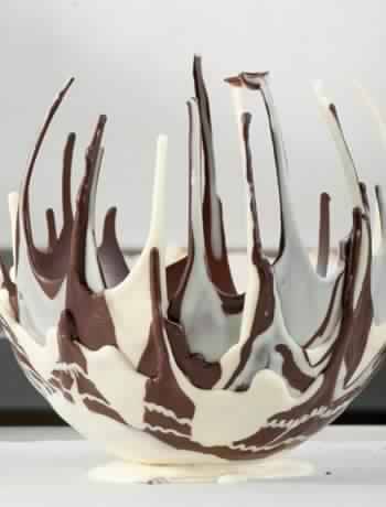 Bol en chocolat noir et chocolat blanc