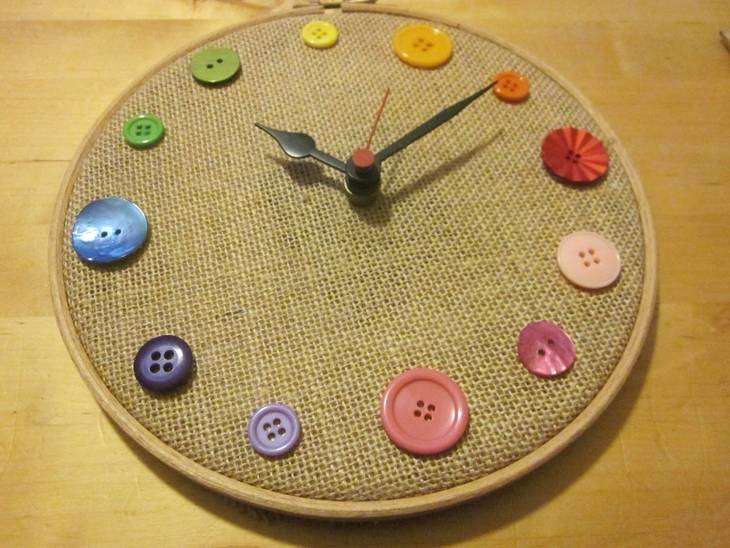 Horloge Récup Boutons