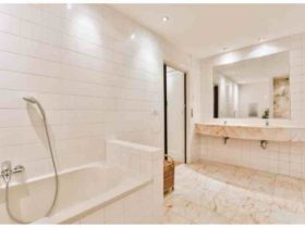 Optimisez votre salle de bain : Choisir le bon revêtement