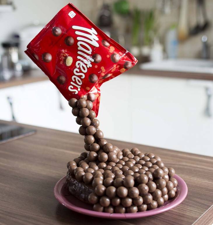Gravity cake ou gâteau suspendu