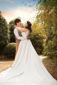 Choisir sa coiffure de mariage selon sa robe