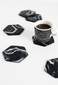 Sous-verres géométriques marbrés