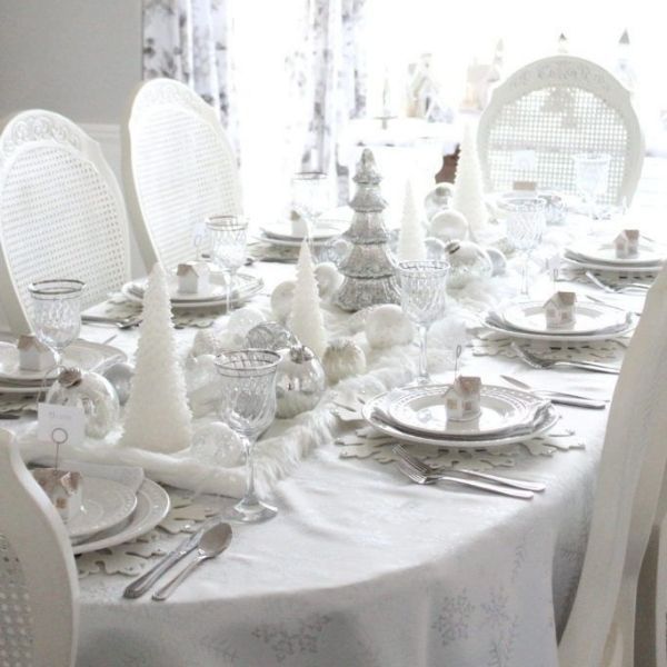 décoration de table de Noël en blanc