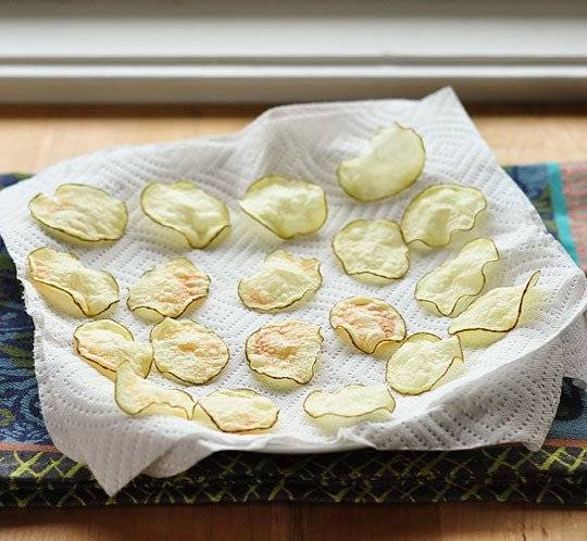 Des chips fait-maison avec zéro matières grasses