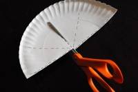 Couronne pour enfant avec une assiette en carton