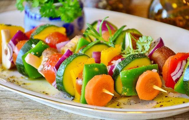 brochettes de légumes pour un barbecue sain et léger