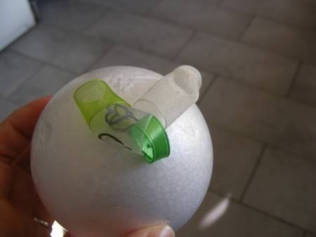 Boules décoratives en rubans