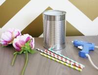 Vase décoré avec des pailles