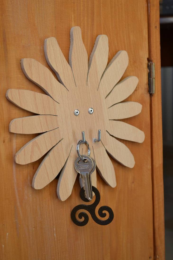 Accroche clefs original à partir d'une planche de stratifié sol