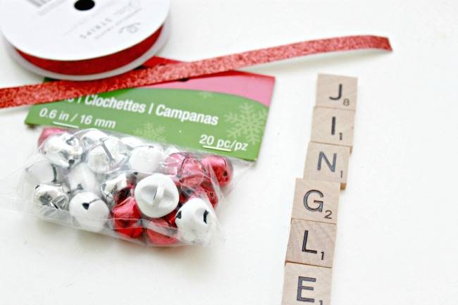 Ornement de sapin de Noël en Scrabble