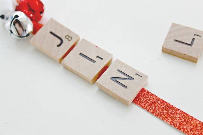 Ornement de sapin de Noël en Scrabble