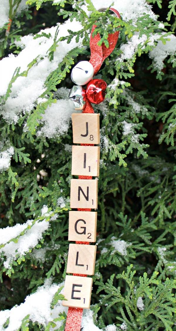 Ornement de sapin de Noël en Scrabble