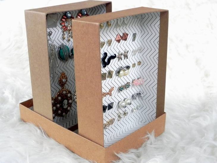 Rangement pour boucles d’oreilles à partir d'une boîte en carton