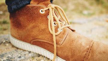Remettre à neuf une paire de baskets blanches