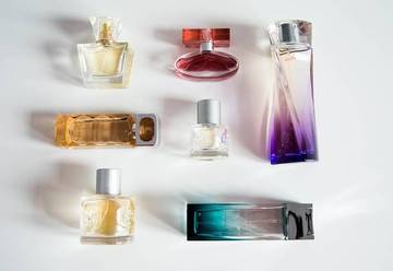 Astuces de pro pour reconnaître un vrai parfum d'une contrefaçon