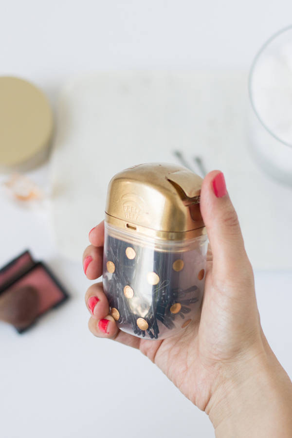 Une jolie boîte de Tic Tac pour ranger vos épingles à cheveux