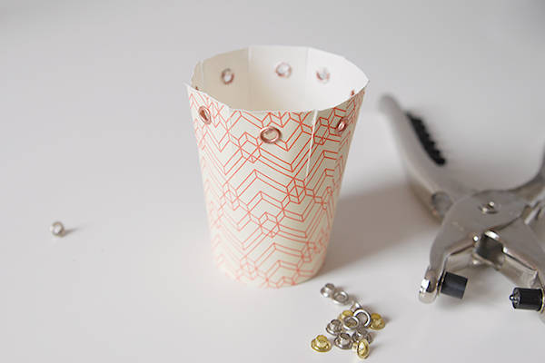 Emballage cadeau avec des gobelets en carton