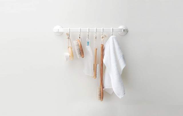 barre de rangement de salle de bain