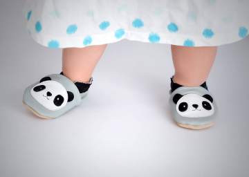 Comment choisir les premières chaussures de bébé