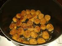Boulettes avec des restes de poulet