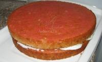Gâteau aux fruits rose et blanc