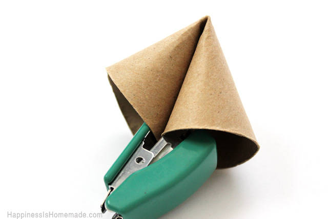 Mini couronnes de Noël en rouleaux de papier toilette