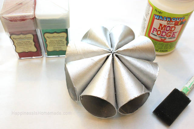 Mini couronnes de Noël en rouleaux de papier toilette