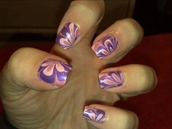 Vernis à ongles marbré