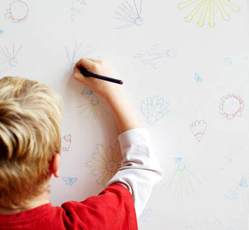 Enlever les traces de crayon sur un mur