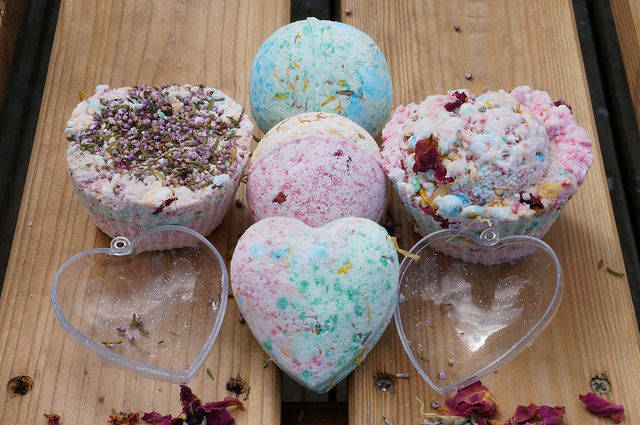 Pastilles pour le bain aux pétales de roses