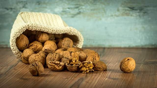 Les noix sont riches en protéines, oméga 3 et bon gras naturels contre les petites faims