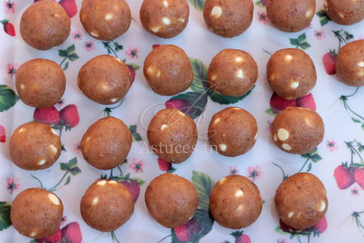 Truffes au chocolat blanc et confiture de fraises