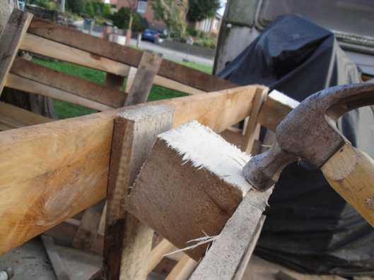 Démonter une palette en bois