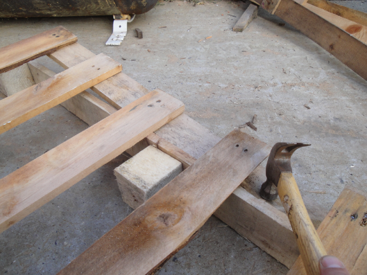 Démonter une palette en bois