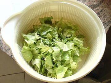 Nettoyer efficacement une salade
