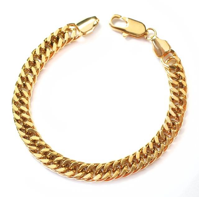 Nettoyer et faire briller les bijoux en or