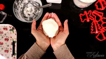 Personnaliser des bols en porcelaine avec du papier de soie