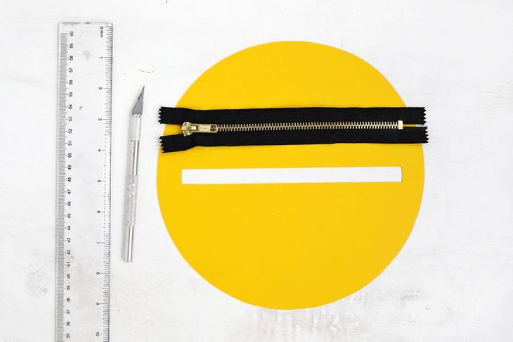 Pochette latex en forme d’émoticône