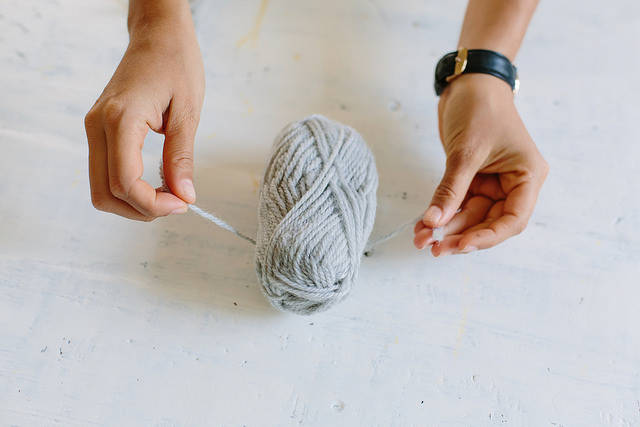 Relooker une couverture de pique-nique avec des pompons