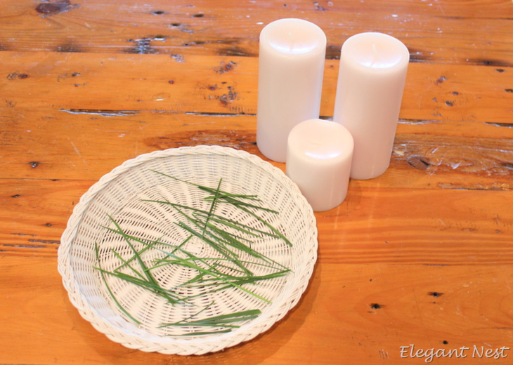 Bougies garnies avec de l'herbe