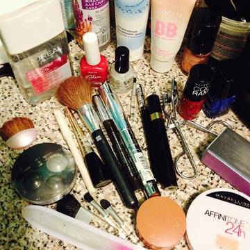 Combien de temps faut-il garder ses produits de beauté