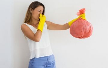Les odeurs de la poubelle : comment les enlever et les prévenir ?