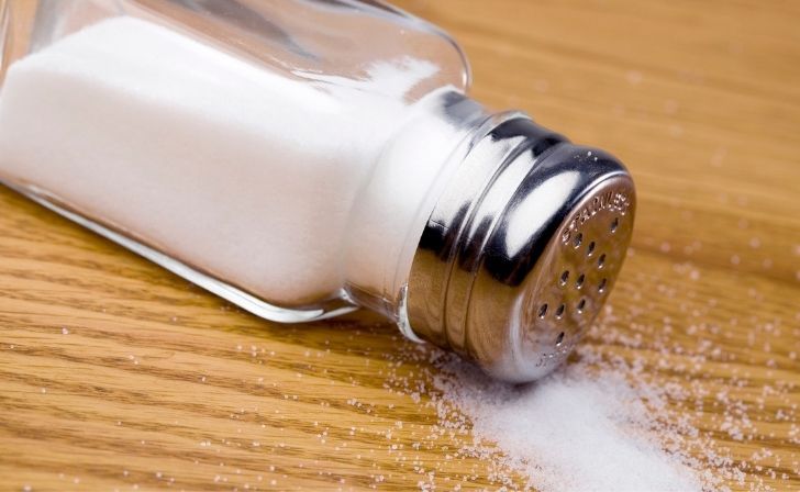 9 alternatives naturelles pour remplacer le sel