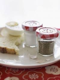 Duo de salière et poivrière en récup