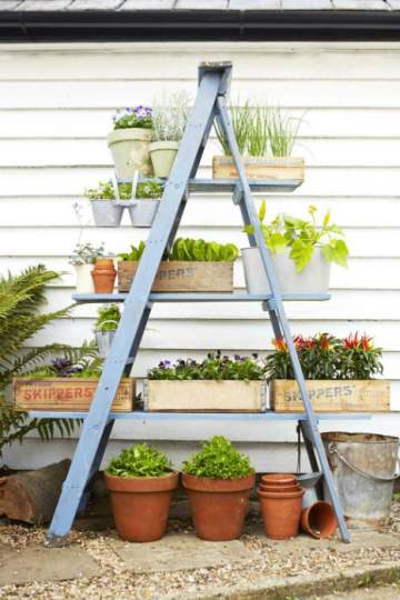 Escabeau porte-jardinière DIY pour votre extérieur