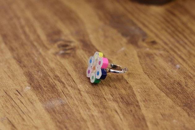 Bague crayons de couleurs