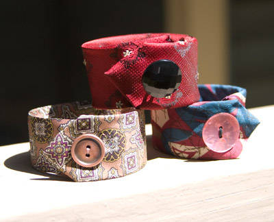 Bracelet avec une cravate