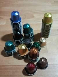 Sapin de Noël avec des capsules de café