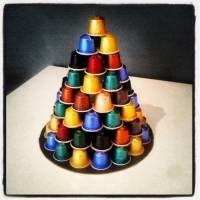 Sapin de Noël avec des capsules de café